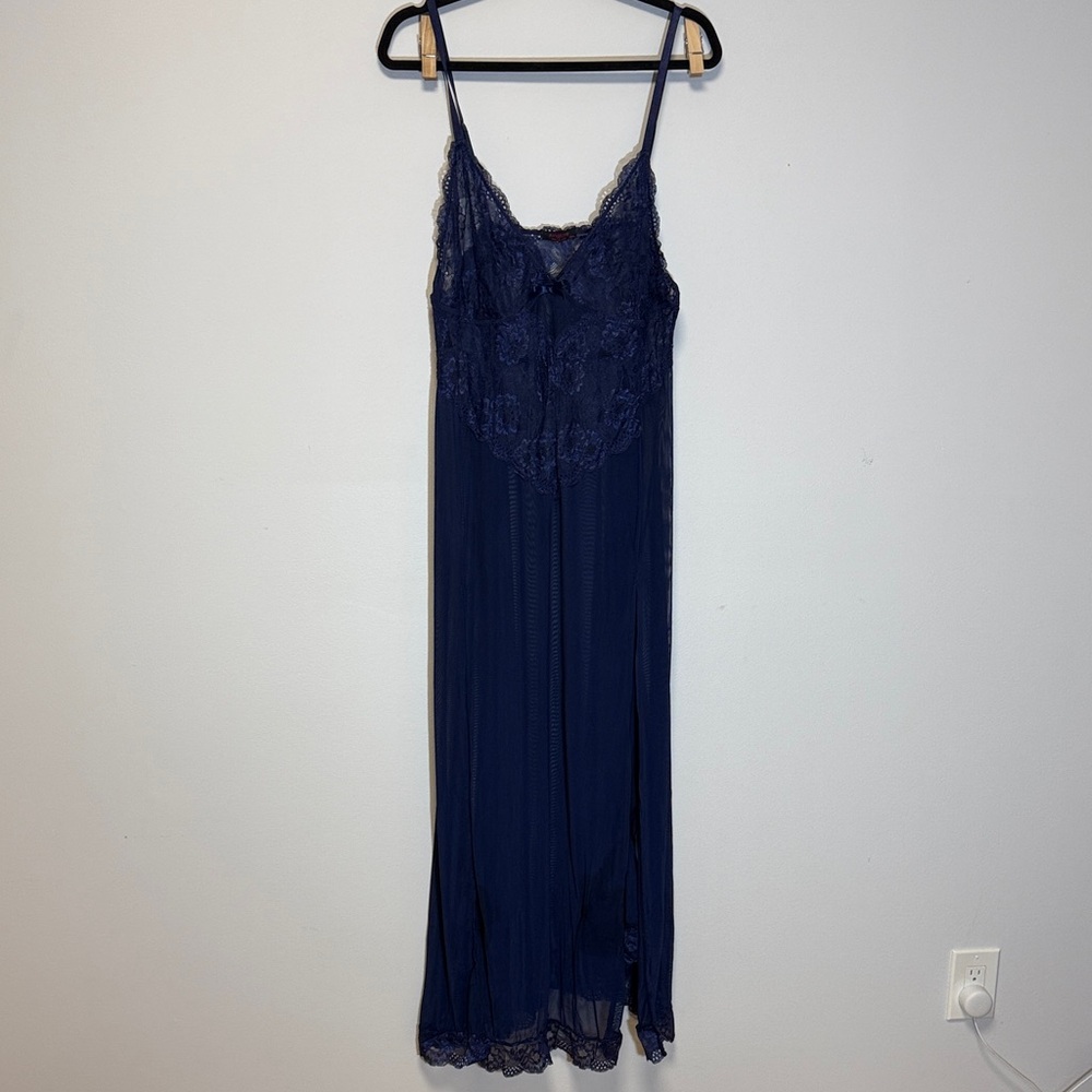 Elegant Navy Blue Lace Chemise